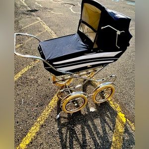 Moms to be, would kill for this! Italian made, suede and rocks?Top Tier Vintage!